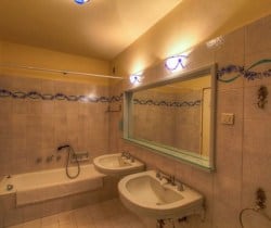 Chalet Spiga: Bathroom