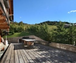 Calet Maso: Al fresco dining area