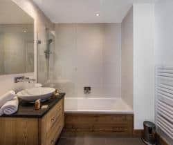Chalet-Acel-Bathroom