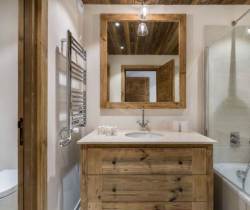 Chalet-Anemone-Bathroom
