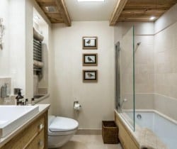 Chalet Basile-Bathroom