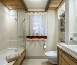 Chalet Basile-Bathroom