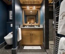Chalet Belle-Bathroom