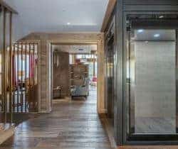 Chalet-Blossom-hallway