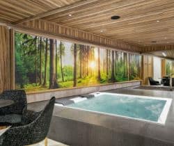Chalet-Blossom-Jacuzzi