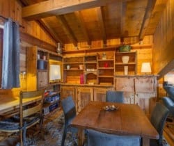 Chalet Chenus-Dining area