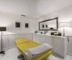 Chalet Dumas-Massage room