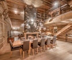 Chalet-Namaste-Dining-area