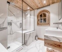 Chalet-Namaste-Bathroom