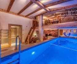 Chalet-Namaste-Swimming-pool