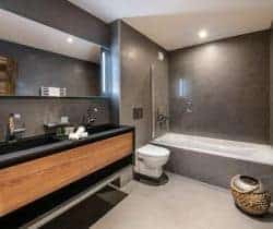 Chalet-Rosiere-Bathroom