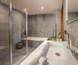 Chalet-Rosiere-Bathroom