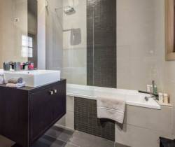 Chalet-Sermisy-Bathroom