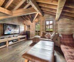 Chalet Tovet-TV area