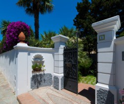 01Villa-Adele-Entrance