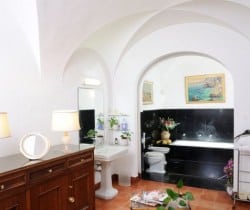 Villa Adriano-Bathroom
