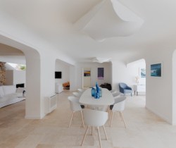 Villa-Bouganville-Master-suite-dining-room
