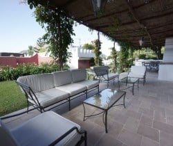 28Villa-Scarlatta-Outdoor-chill-out-area