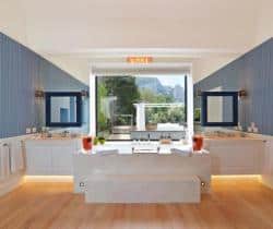Villa-Splendore-Master-bathroom