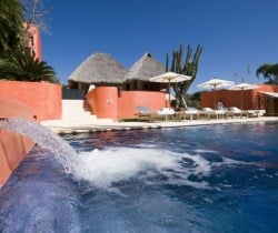 Villa Cactus - Outside view & pool