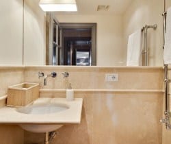 Villa-Cristofano-Bathroom