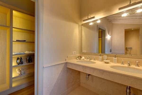 Villa-Ramole-Bathroom