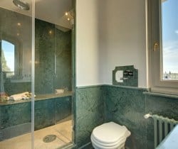 Villa-Ramole-Bathroom