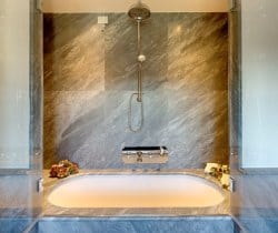 Villa-Ramole-Bathroom