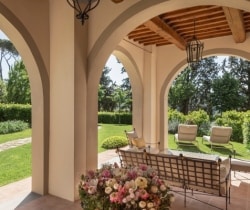 Villa-Ramole-Outdoor-chill-out-area