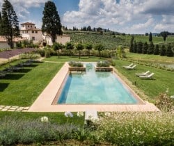 Villa-Ramole-Swimming-pool