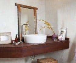 Villa Daisy-Bathroom