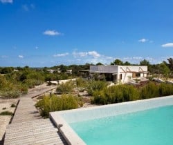 Villa Daisy-Swimming pool area