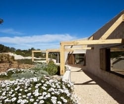 Villa Daisy-Outside views
