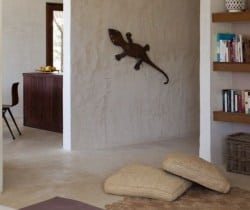 8Villa Daisy-Living area