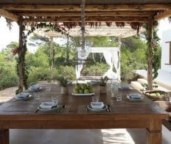 Villa Deiene: Al fresco dining area