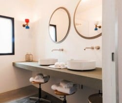 Villa Fransisco-Bathroom