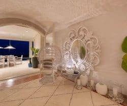 Villa-Hibiscus-Hallway-by-night