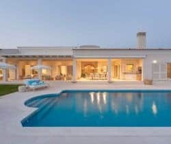 Villa-Hibiscus-Exteriors-by-night