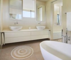 10Villa-Morricone-Bathroom