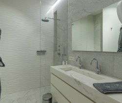 15Villa-Rossini-Bathroom