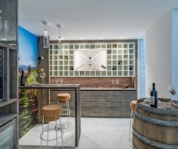 16Villa-Rossini-Winne-cellar