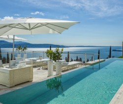 21Villa-Rossini-Swimming-pool