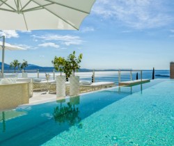 22Villa-Rossini-Swimming-pool