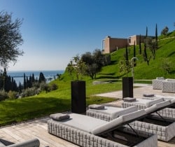 020Villa-Verdi-Outdoor-chill-out-area