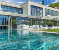 021Villa-Verdi-Swimming-pool