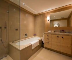 Chalet Lamia: Bathroom