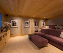Chalet Lamia: Cinema room
