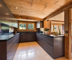 Chalet Lamia: Kitchen