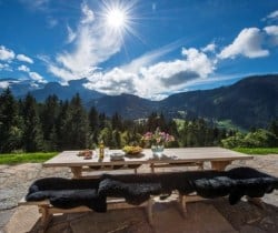 Chalet Lamia: Al fresco dining area