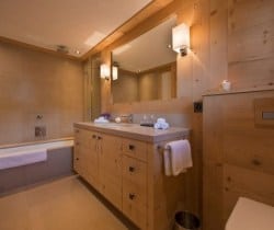 Chalet Lamia: Bathroom